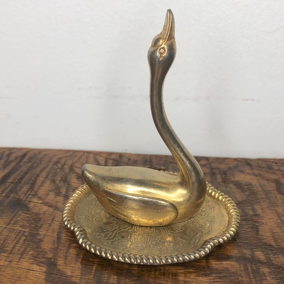 ✅SOLD Gold swan ring dish - Picture 6 of 9